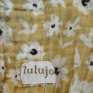 Lulujo‎ Yellow Floral Fabric Fitted Crib Sheet- 100% cotton